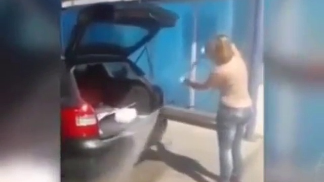 В салоне тоже надо по мыть
