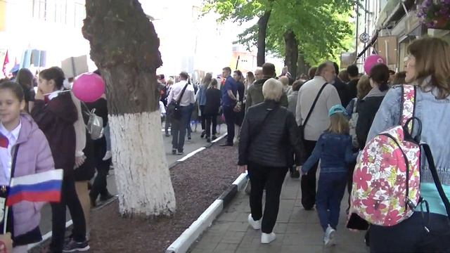 Следую до площади Славы в Подольске, за Бессмертным Полком смотреть онлайн