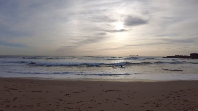 Мой любимый пляж Прогулка вдоль дикого берега Лиссабон Португалия 4к смотреть онлайн