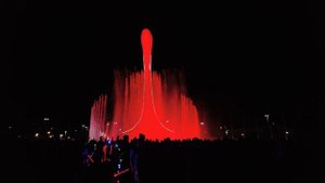 Cancion Del Mariachi - Antonio Banderas los Lobos   Поющий фонтан   Сочи   Олимпийский парк.mkv