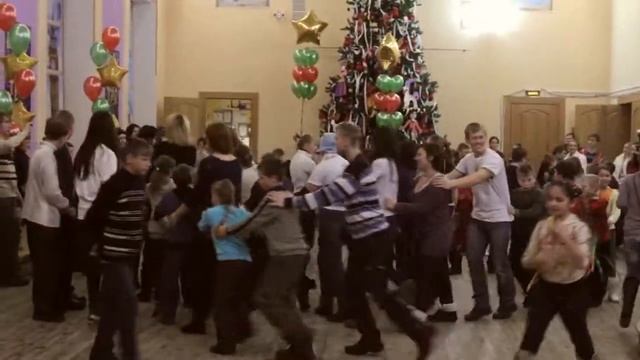 Новогоднее поздравление в Тучково. Фонд помощи детям "Чистое небо" смотреть онлайн