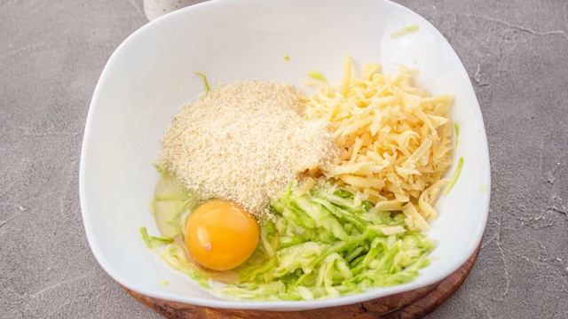 Кето-пицца из кабачков
