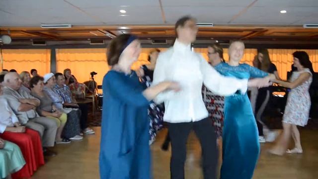 Полька тройками смотреть онлайн