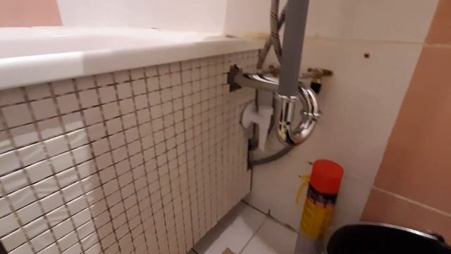 Сама делаю ремонт в туалете и в ванной. Первый раз развела водопровод Рехау сшитый полиэтилен. смотреть онлайн