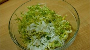 Салат из Капусты и Огурцом. Салат из Свежей Капусты #салат #salat .