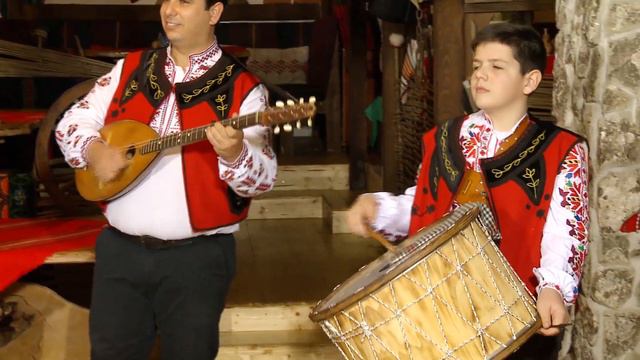 Elica Paulina Raichevi - Oi choban choban | Елица и Паулина Райчеви - Ой чобан чобан