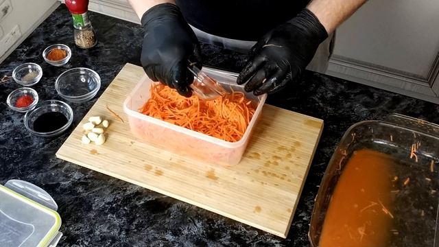 ЧТО СКРЫВАЮТ ОТ НАС ХИТРЫЕ ПРОДАВЦЫ МОРКОВЧИ. Готовим дома Морковь по-корейски рецепт проще некуда.