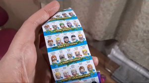 Открываем игрушки-фигурки бобы Mighty Beanz от фирмы Moose.