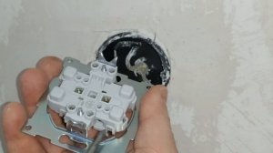 Как поменять розетку или установить вместо одинарной двойную