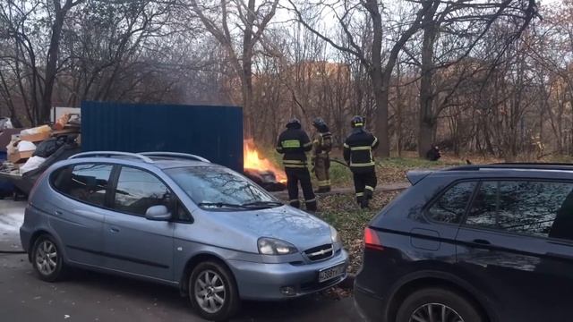 Помойка горит пожар пожарные в деле смотреть онлайн