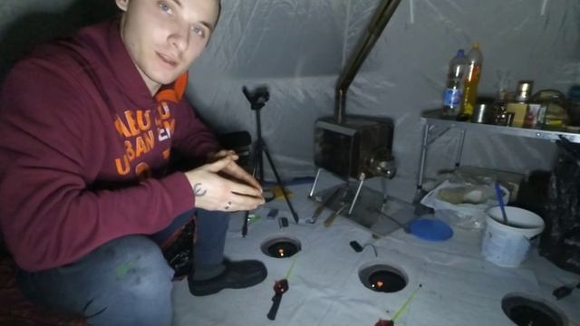 ?ЗИМНЯЯ РЫБАЛКА В ПАЛАТКЕ , ловля леща ночью  ? (Часть первая)