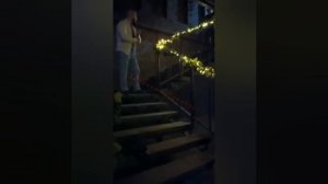 В Оренбурге "мужчина" по имени Ваха дважды ударил девушку ногой по голове.