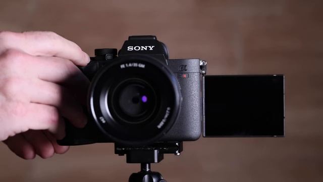 Sony a7R V (a7R5) Quick Review | the Complete High Resolution Camera смотреть онлайн