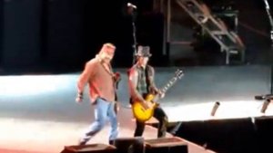 Axl Rose e DJ Ashba