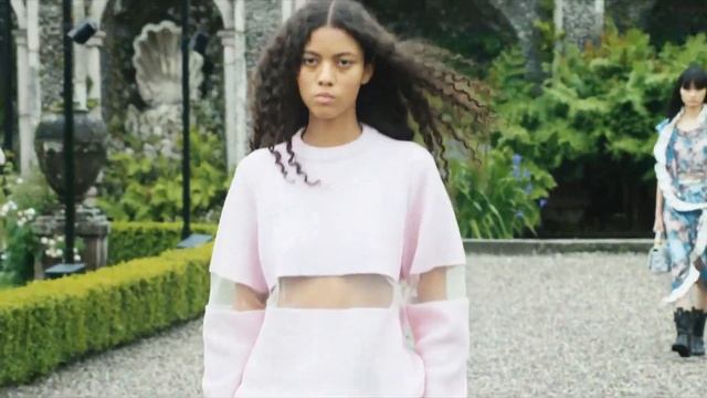 LOUIS VUITTON CRUISE 2024 МОДА В ИТАЛИИ | Одежда для отдыха и путешествия смотреть онлайн