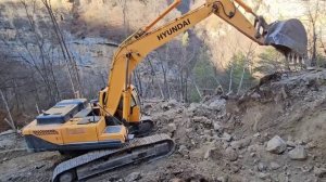 Камнепад в горах Галанчожа  . Stonefall in mountains of Galanchoj