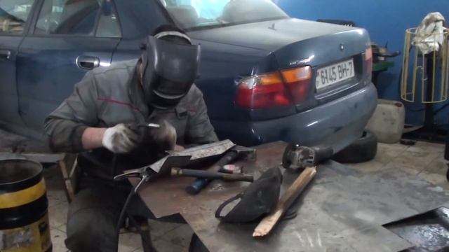 Ниссан Альмера. Замена телевизора и восстановление правого лонжерона и стакана.