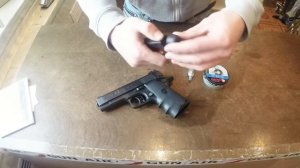 Пневматический пистолет Gamo V3