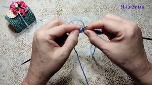 Тёплый свитер спицами с необычным узором.