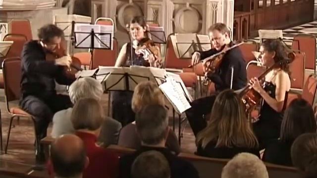 Benjamin Britten Three Divertimenti - March - Carducci String Quartet смотреть онлайн