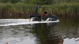 Болотоход и вездеход "Охотник-М 01" на мостах ВАЗ