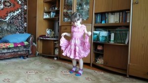 Алиса показывает ПОДАРКИ Эльза Холодное сердце Развлечение для детей