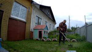 ПЕРВЫЙ ЗАПУСК ТРИММЕРА ПОСЛЕ ЗИМЫ))) КаК ВсеГдА ЗаКонЧиЛась ЛЕСКА В САМЫЙ НЕпоДХодящИй МОМЕНТ)))
