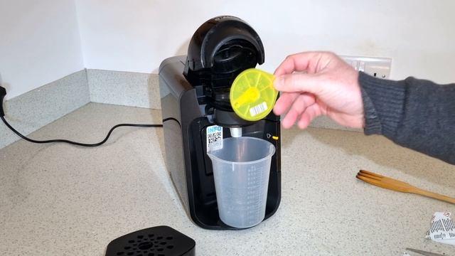 Got a Red Light? How To Descale a Tassimo Suny Coffee Machine смотреть онлайн