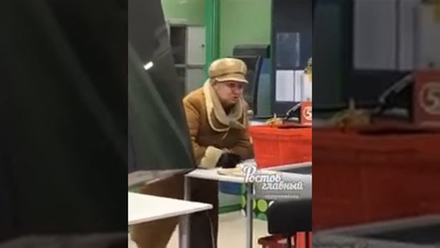 Пенсионерка в Пятерочке на Сельмаше