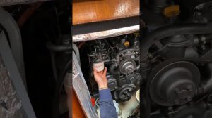 Как заменить топливный фильтр в моторе Yanmar
