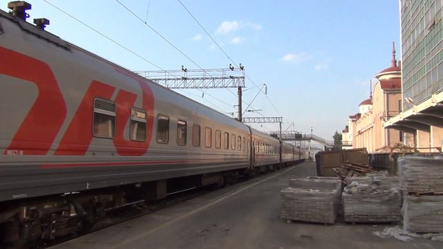 ТЭП70БС-277 с поездом отправляется из Ижевска смотреть онлайн