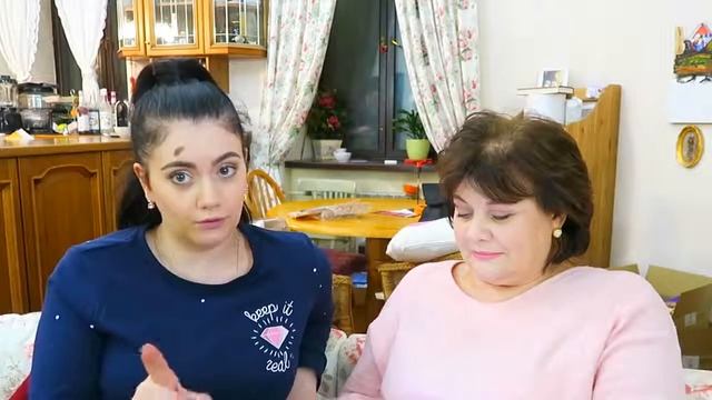 ПОКУПКИ ЕДЫ В МОСКВЕ | ВОПРОС ОТВЕТ машина, брови, сон | ВЛОГ / VLOG : 28.10.2016 смотреть онлайн