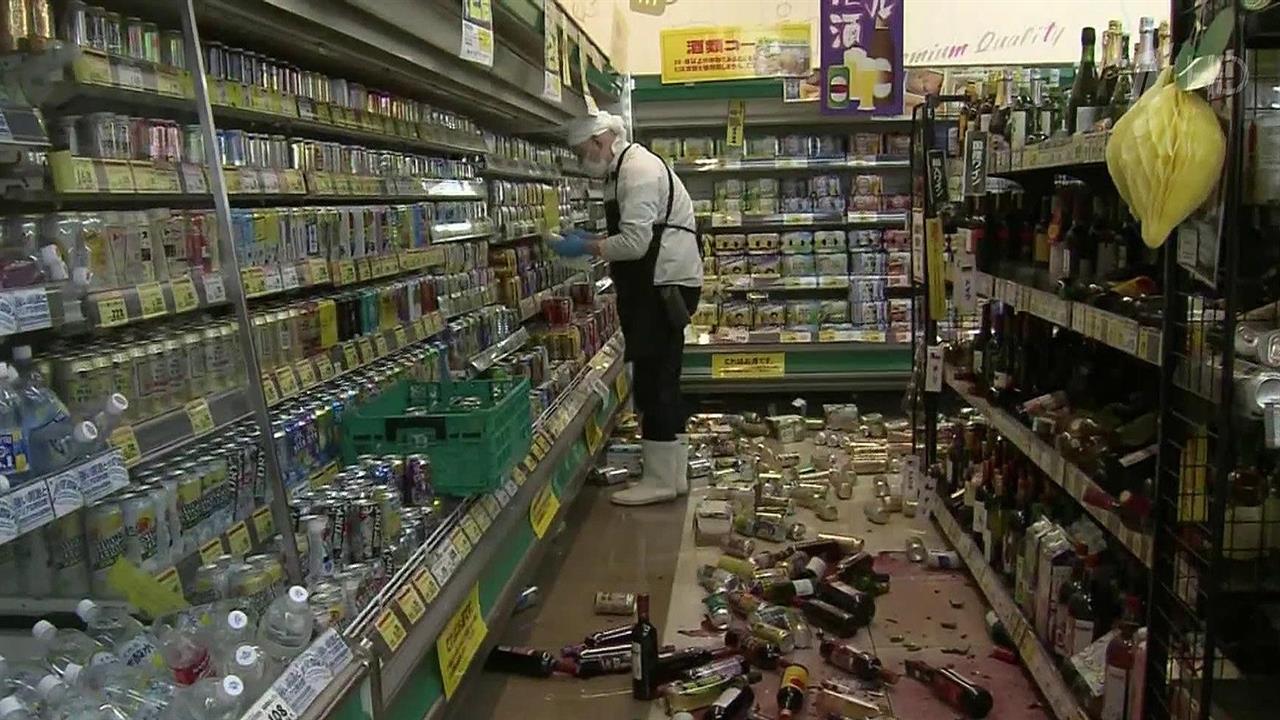 В Японии растет число пострадавших после мощного землетрясения на северо-востоке страны