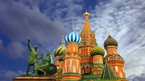 Храм Василия Блаженного и памятник Минину и Пожарскому