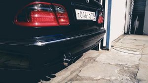 Звук выхлопа Mercedes-Benz w210 E240 2.4 литра на Flowmaster (exhaust sound)