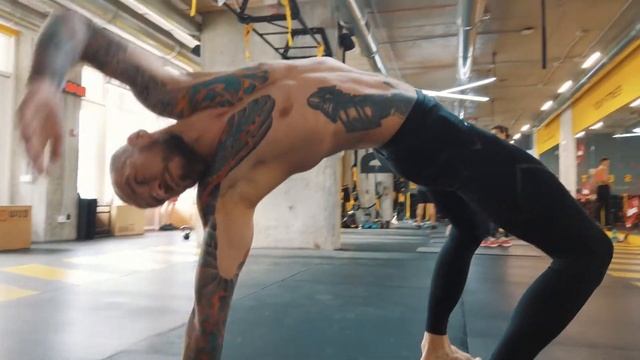 Animal Gymnastic Yoga Moves смотреть онлайн