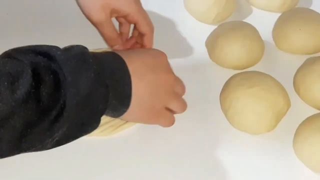 ЧУДЕСНЫЙ БУЛОЧКИ С ВАРЕНОЙ СГУЩЕНКОЙ
