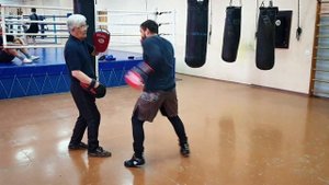 Бокс / Работа на лапах с опущенных рук / Роберт Люгай мастер спорта СССР