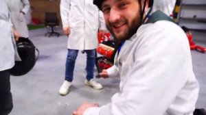 КАРУСЕЛЬ ИЗ ОФИСНЫХ СТУЛЬЕВ И ОГНЕТУШИТЕЛЕЙ