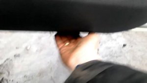 Как проще снять дверную карту обшивку двери Сузуки Лиана без снятия поводка ручки оькрытия