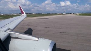 Qatar Airways / Air Italy Airbus A320 POWERFUL TAKEOFF from Milan Malpensa Airport (MXP)