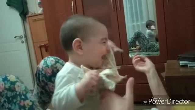 Смешные моменты с малышом...Попробуй не улыбнись ...😀😀😀