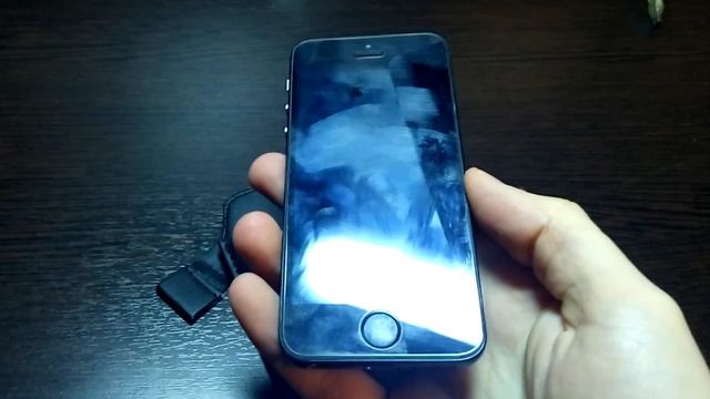 Защитное стекло для Iphone 5s, где покупать и как клеить... смотреть онлайн