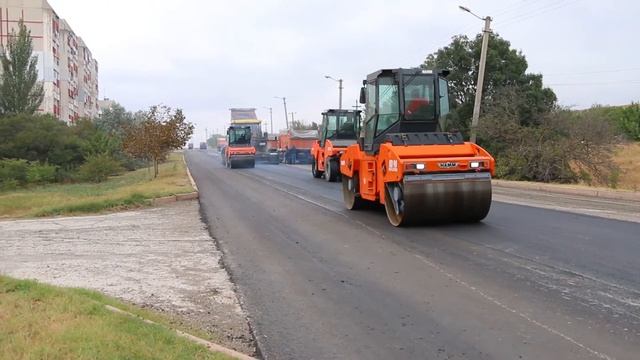 В Керчи асфальтируют Куль-Обинское шоссе смотреть онлайн