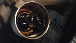 Замена масляного фильтра в Volkswagen GOLF V