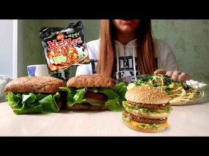 MUKBANG | БУРГЕРЫ | ЛАПША В СОУСЕ | BURGER