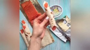 Лаваш с красной рыбой и творожным сыром