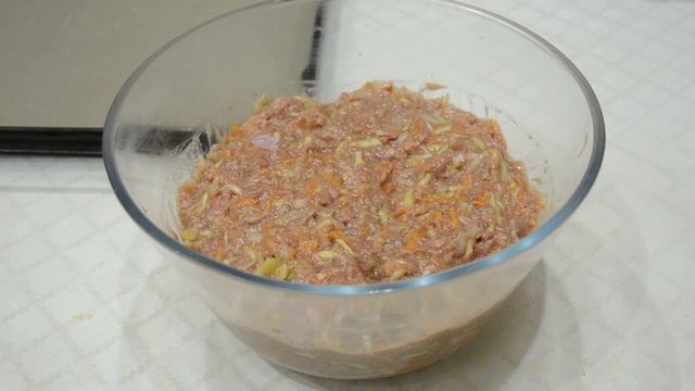 Куриные котлеты с кабачками, можно даже на ночь.