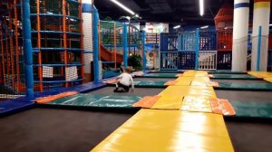 Семейный отдых Развлекательный комплекс Детский клуб Zамания Шарики Батуты Веселились весь день