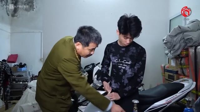 Hà Nội 18/12/2020: Bắt giữ kho bóng cười và thuốc lá điện tử смотреть онлайн